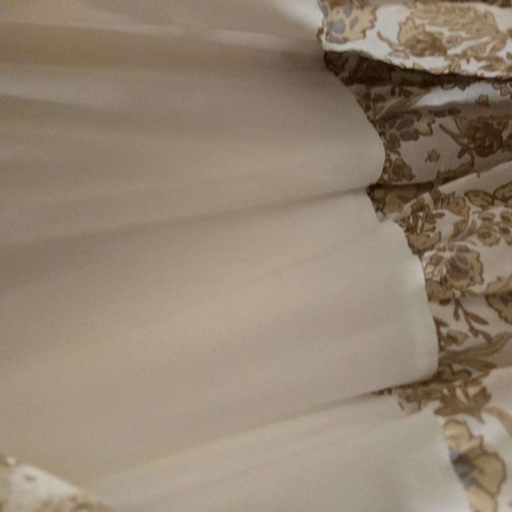 Floral Layered Vintage Dress - Picture 4 of 7